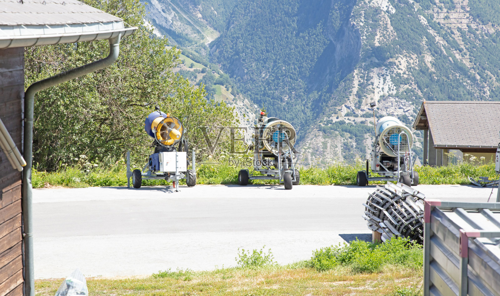 雪炮在夏天，准备使用照片摄影图片
