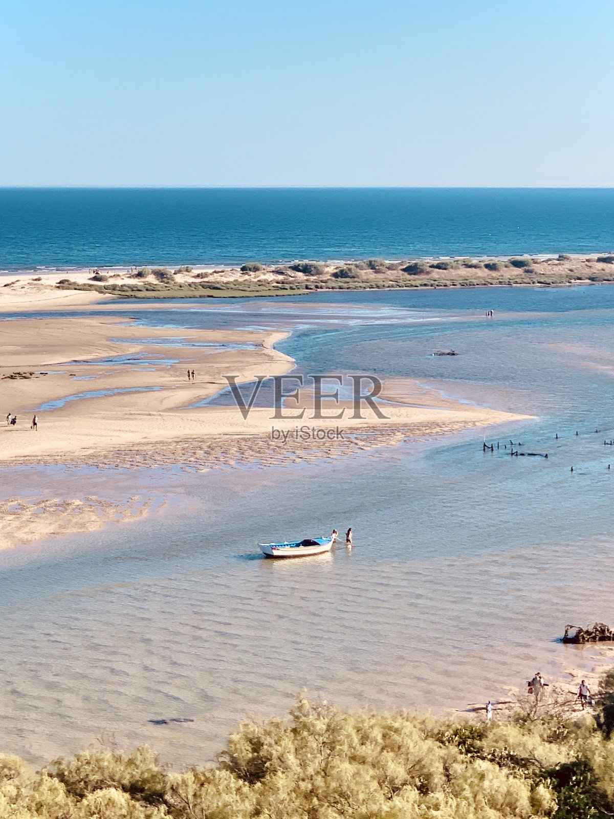 孤独的船照片摄影图片