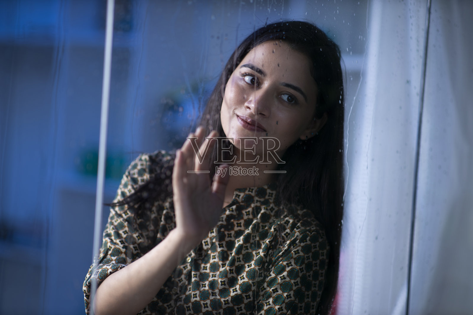 年轻女子-库存照片照片摄影图片