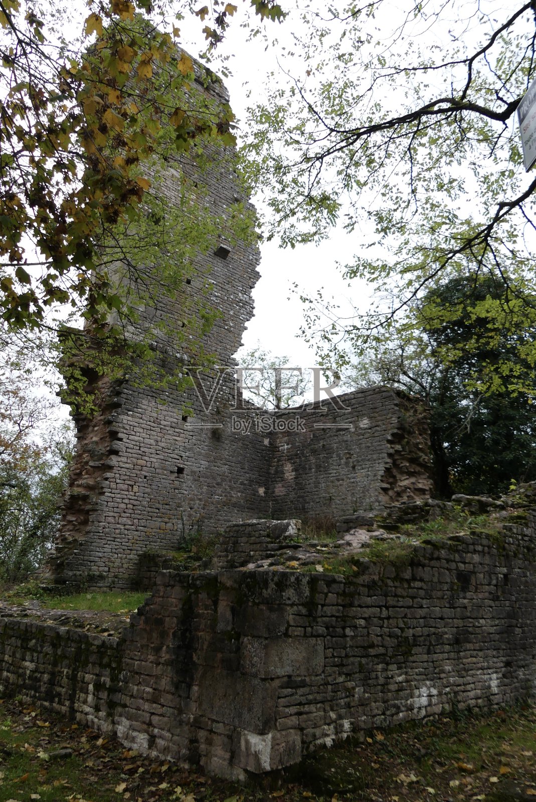 秋天城堡的废墟照片摄影图片