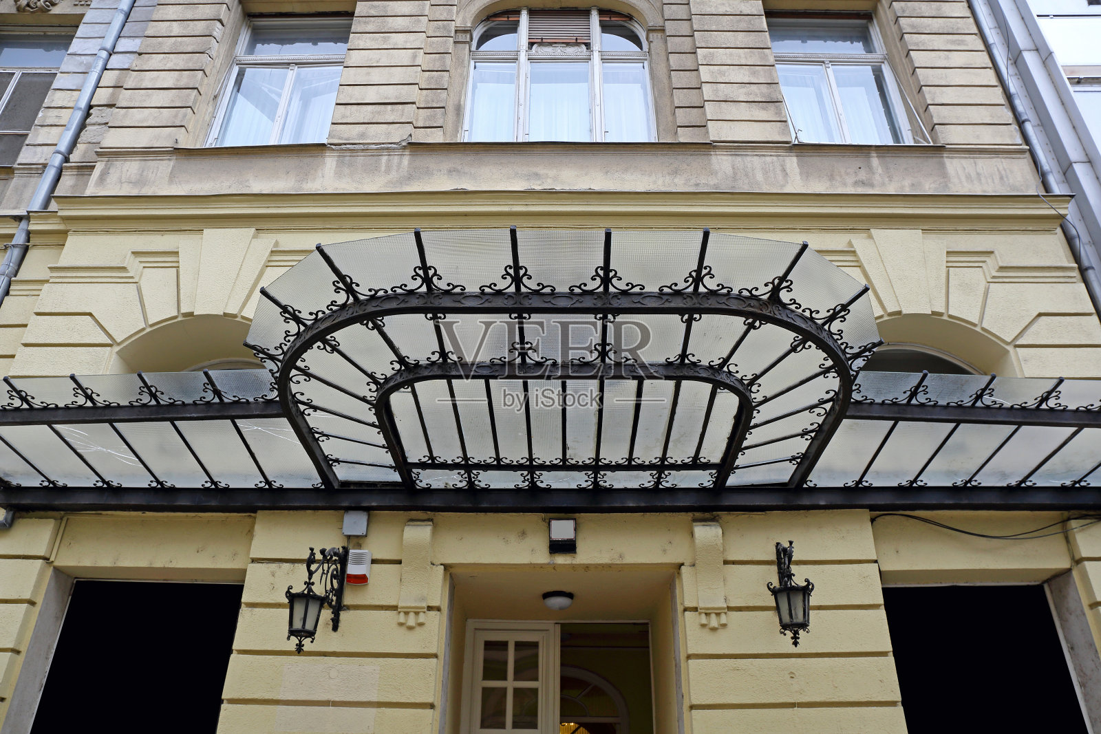 铁制品玻璃结构照片摄影图片