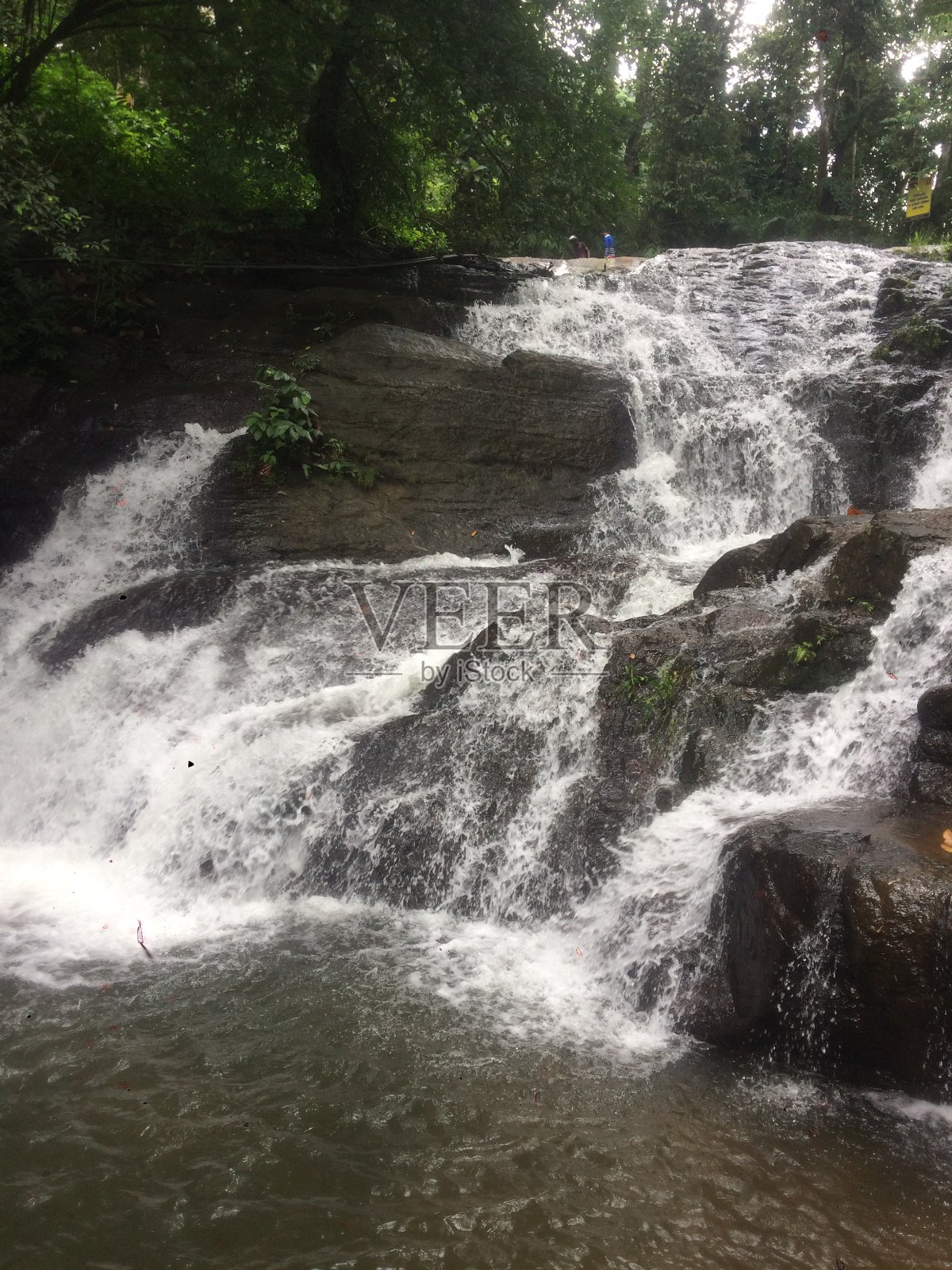 瀑布靠近照片摄影图片