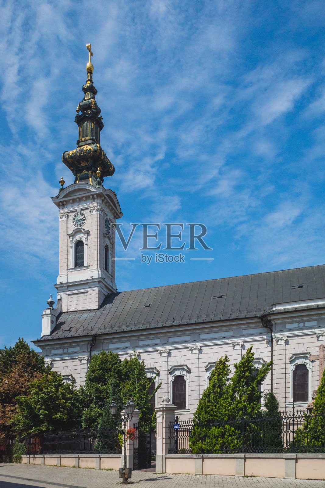 塞尔维亚诺维萨德的圣乔治大教堂塔照片摄影图片