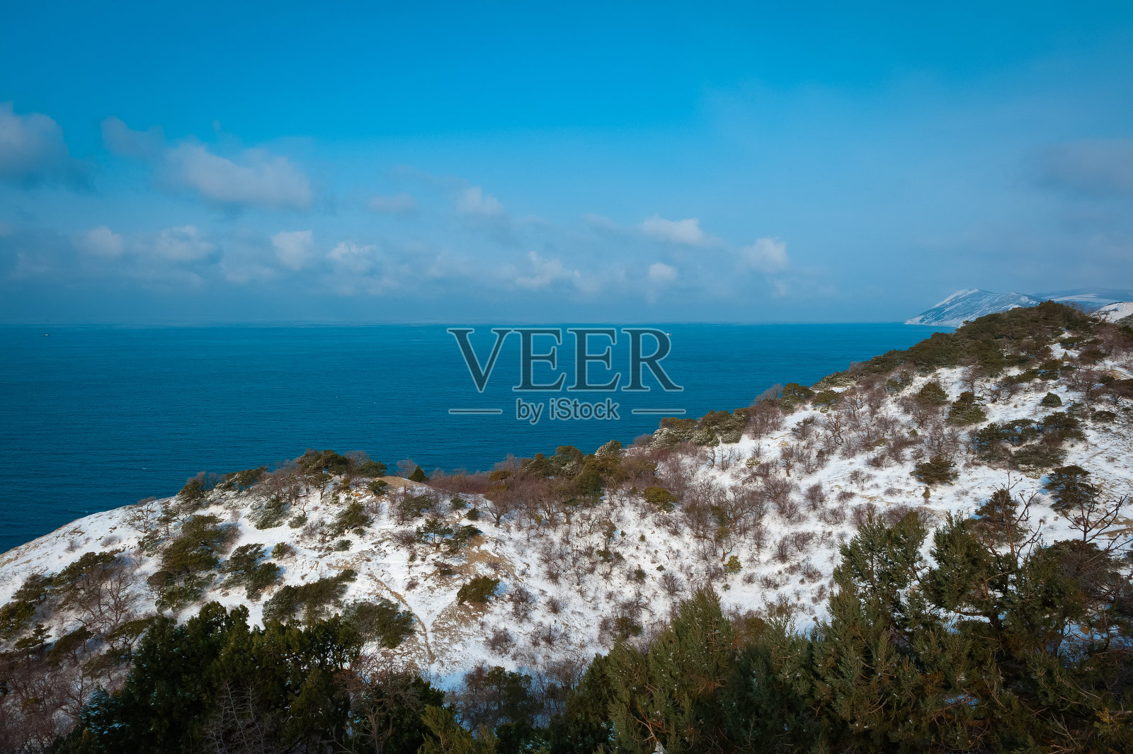 看黑海，冬天的风景照片摄影图片