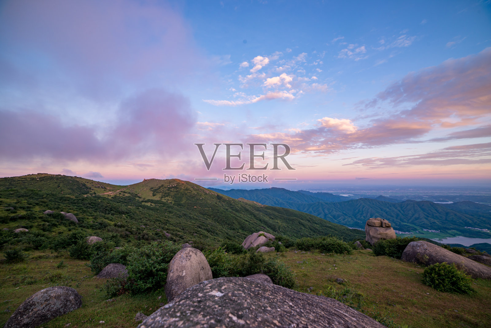 山清水秀，森林幽深照片摄影图片