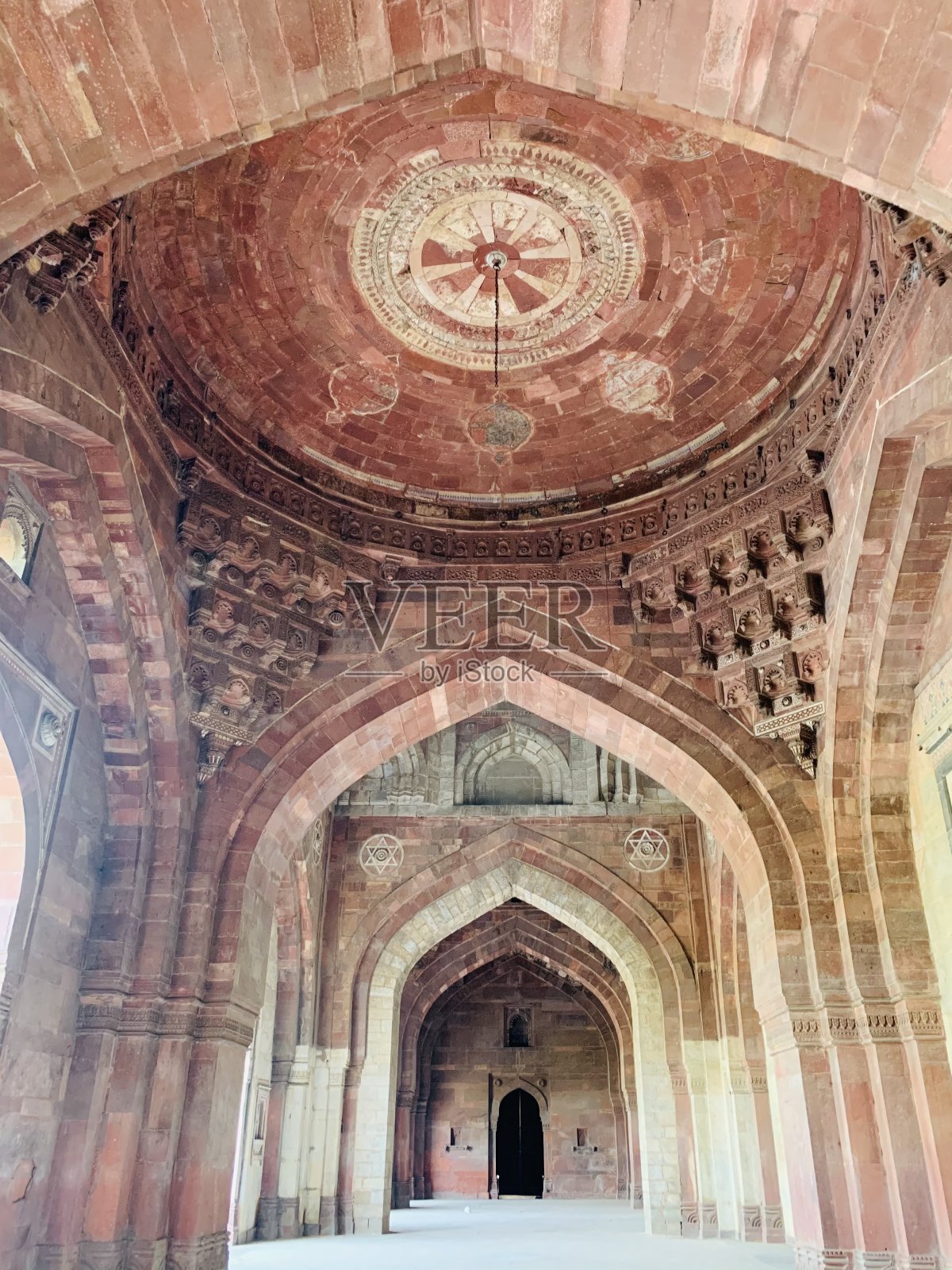 古堡清真寺中央圆顶照片摄影图片