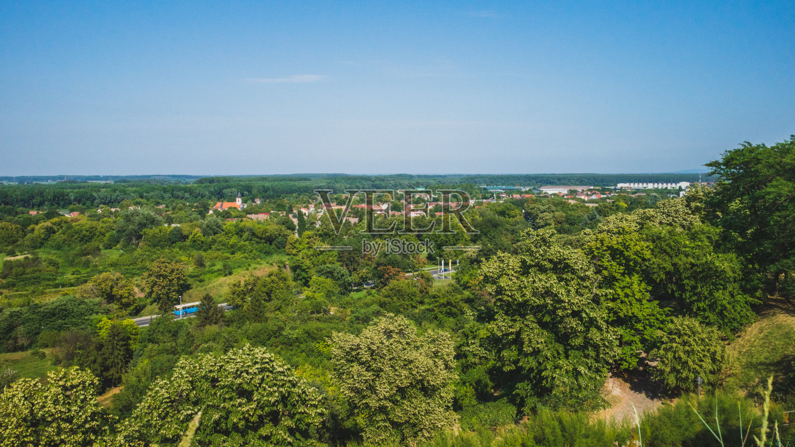 塞尔维亚诺维萨德的彼得罗瓦拉丁要塞的乡村景观照片摄影图片