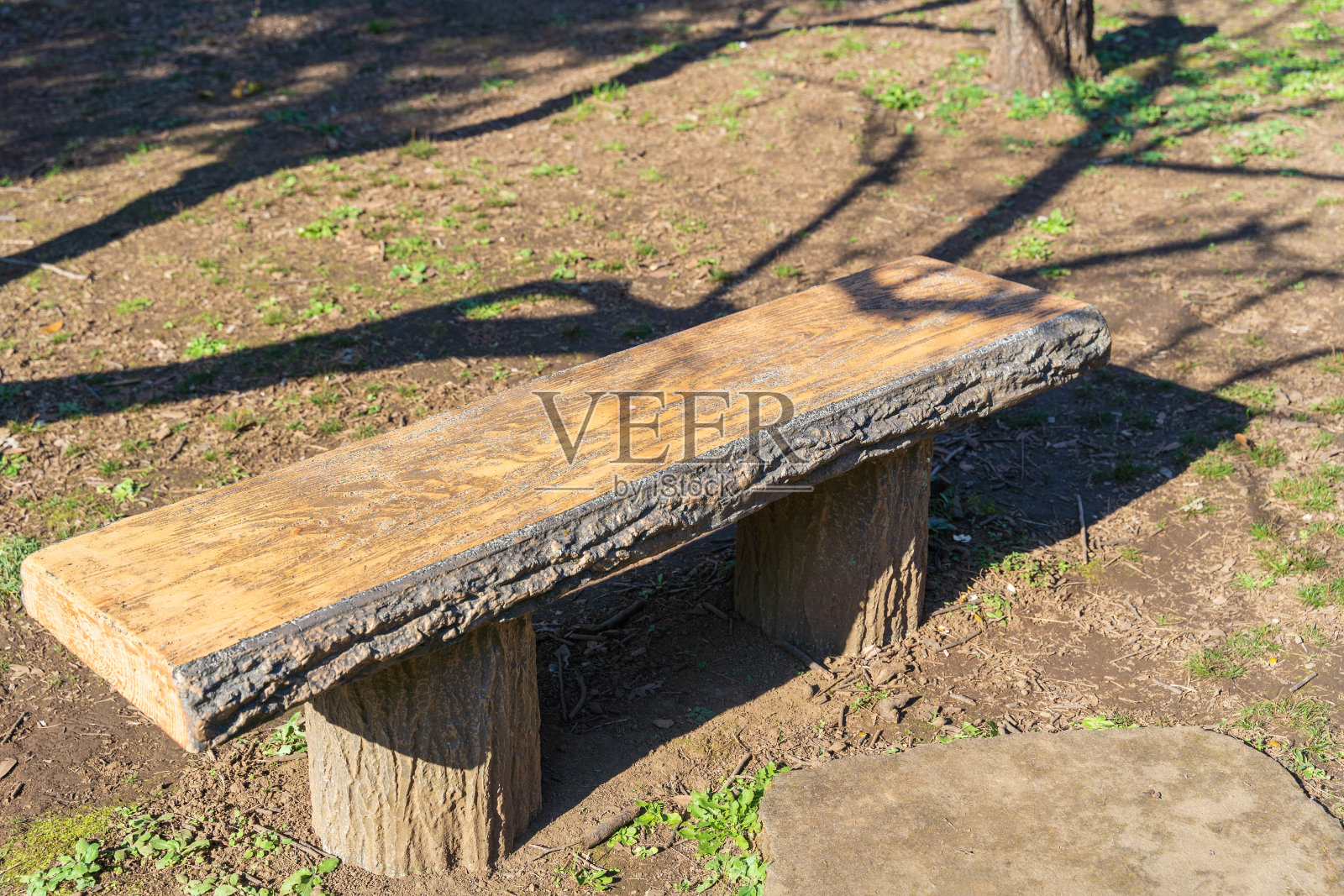 板凳上照片摄影图片