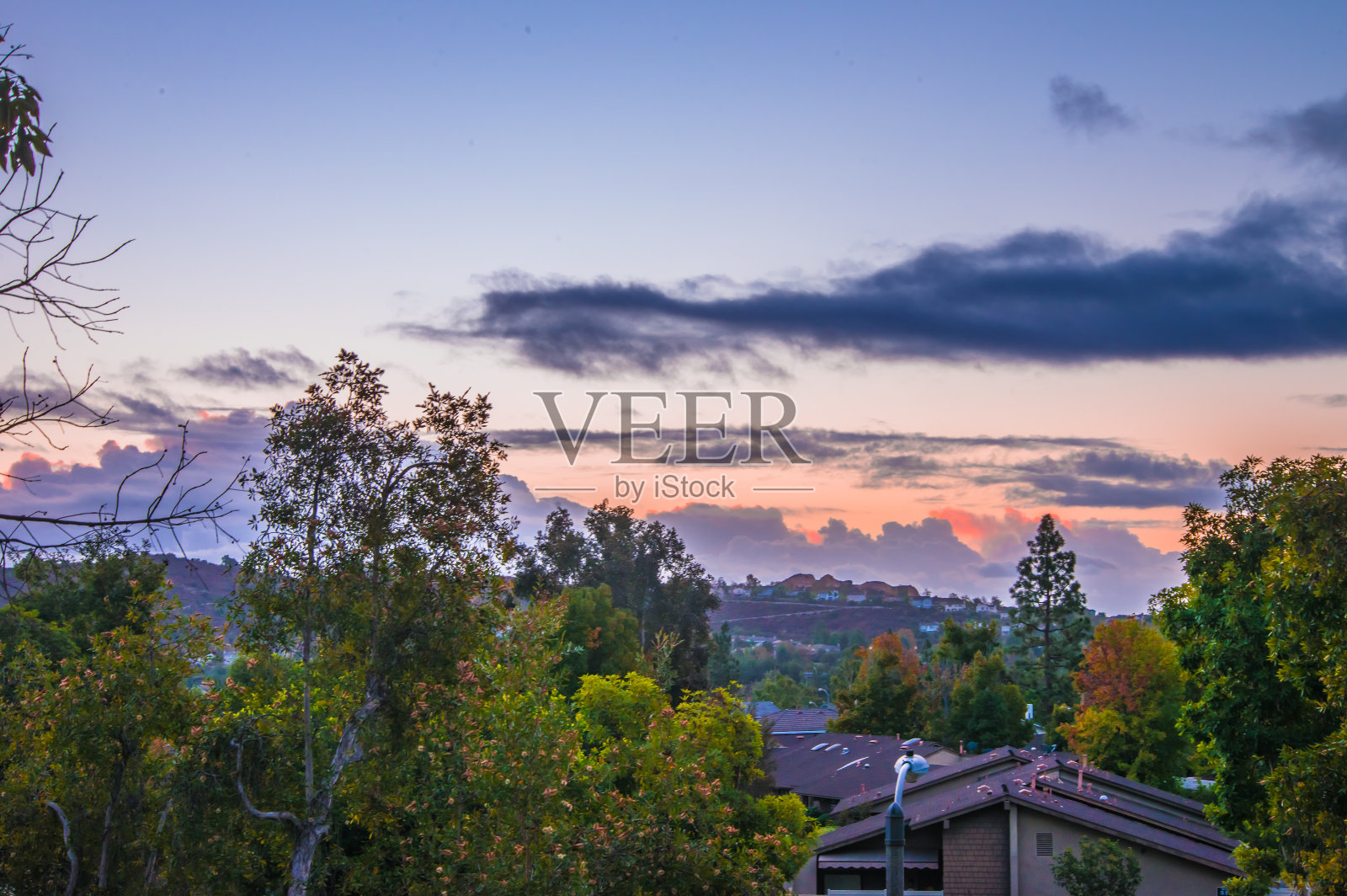 秋天的微笑。照片摄影图片