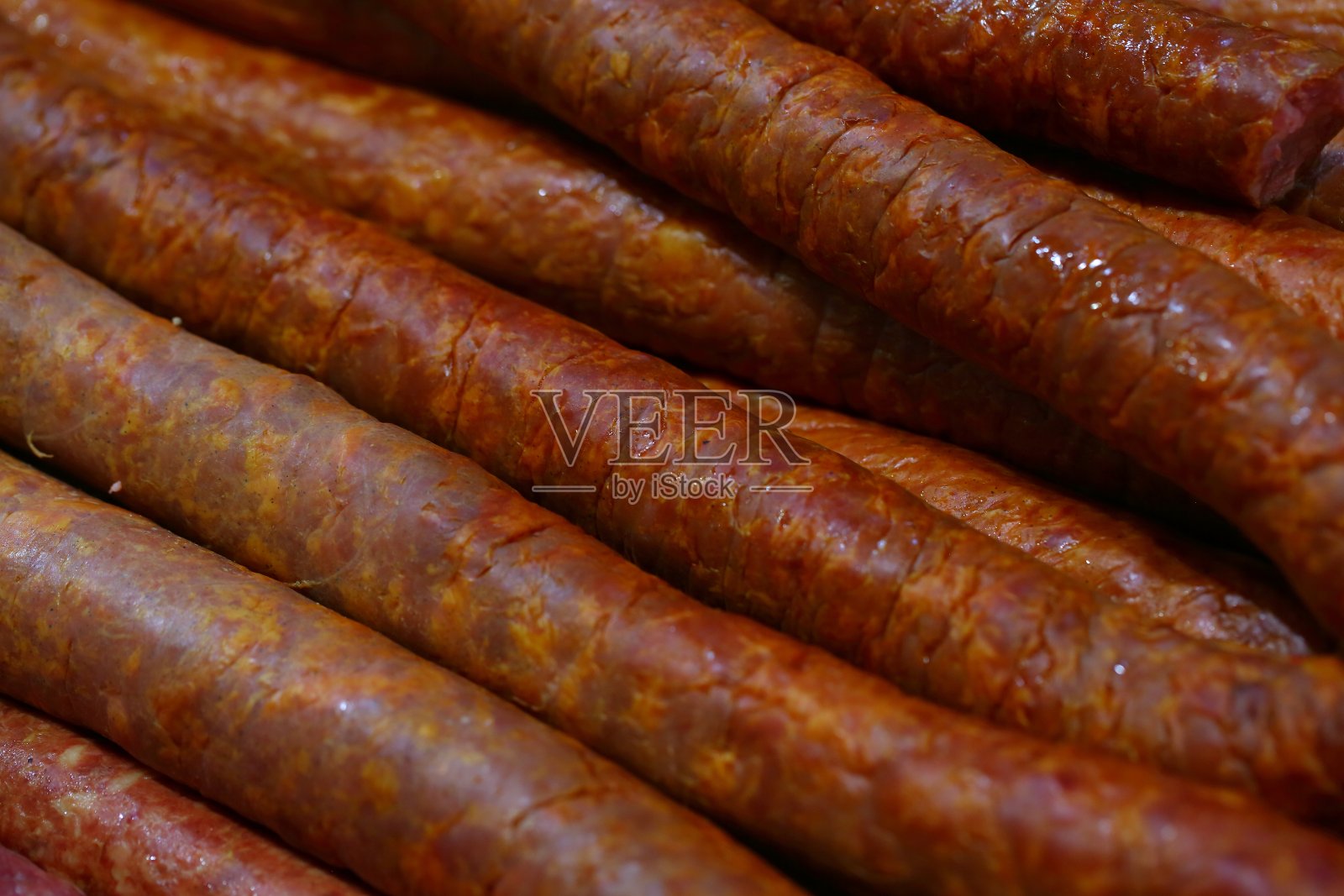 熏制香肠的美味佳肴照片摄影图片