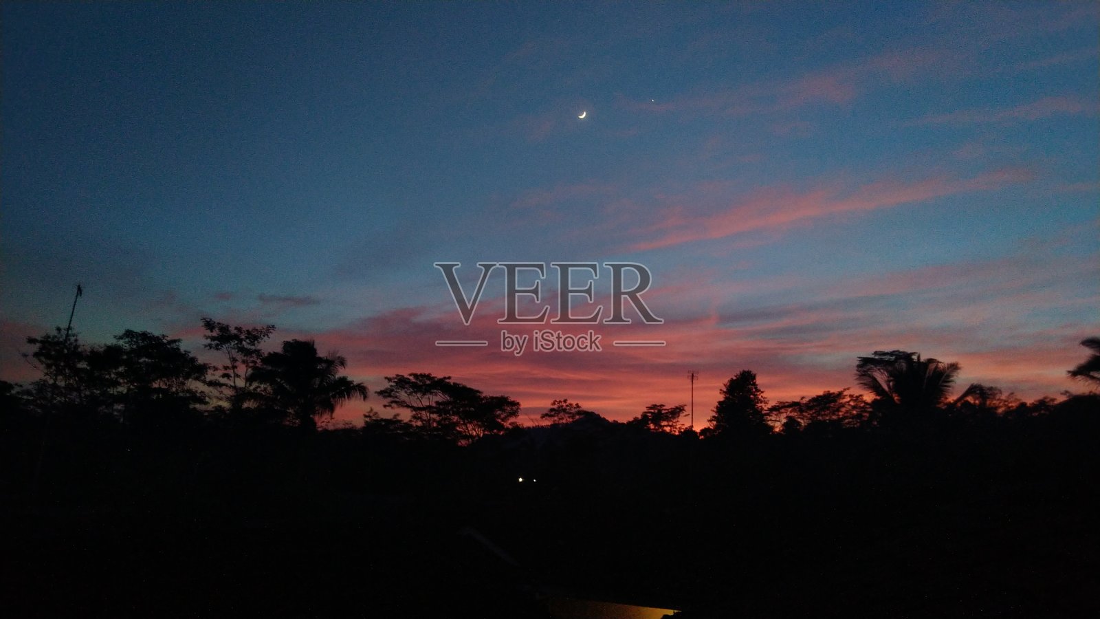 印尼爪哇中部清晨的阳光照片照片摄影图片