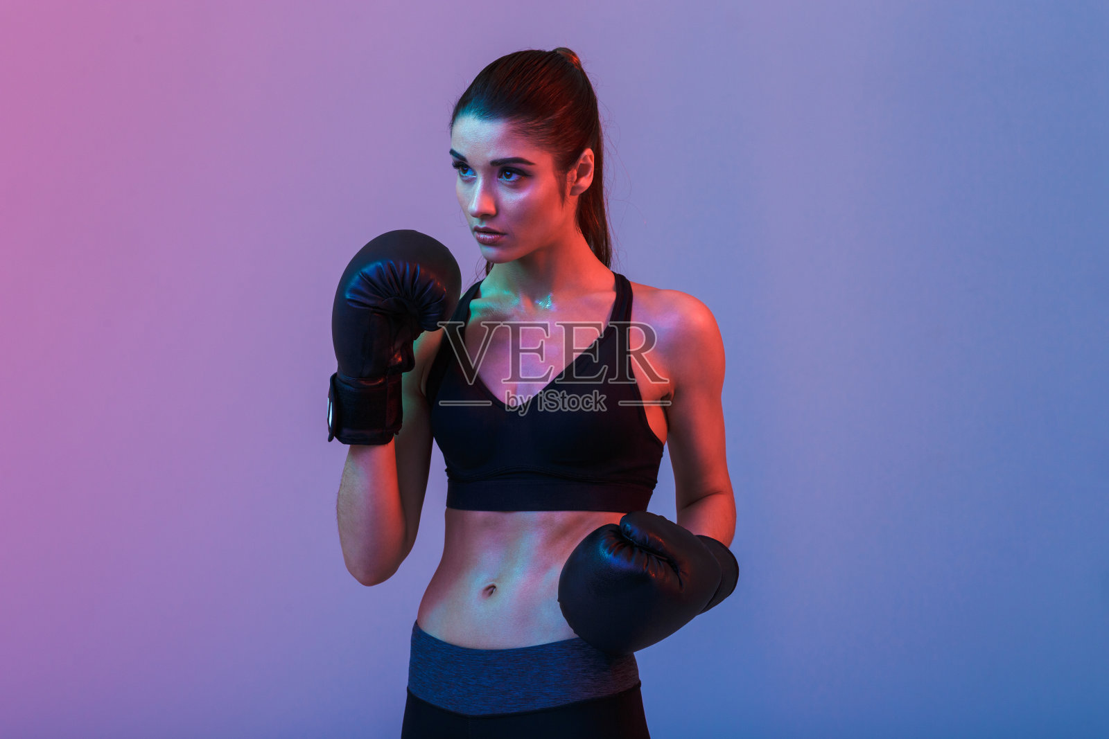 了不起的年轻女运动员拳击手照片摄影图片