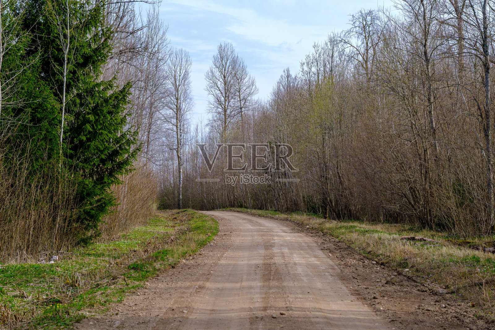 在夏天的乡村土路砾石透视照片摄影图片
