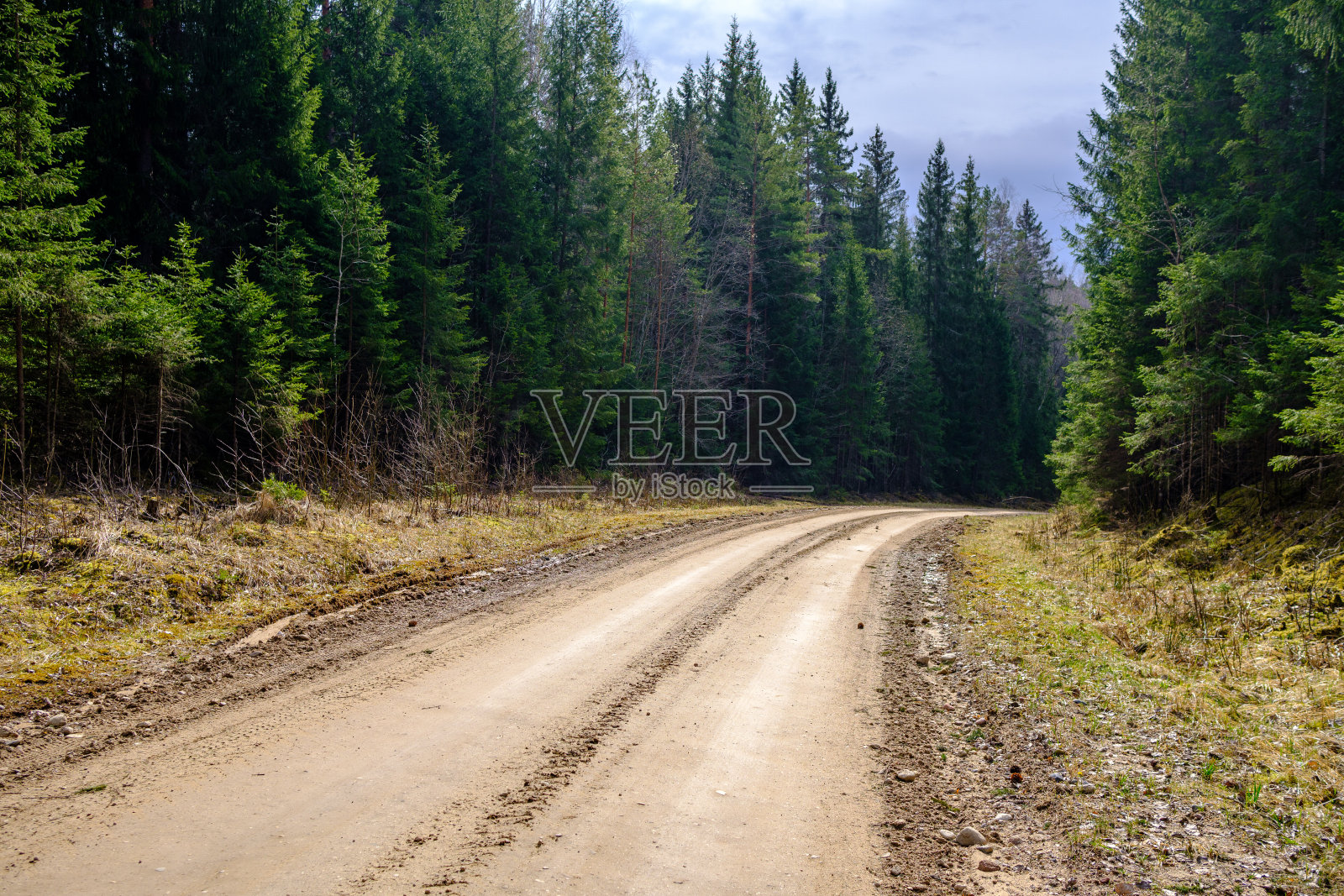 在夏天的乡村土路砾石透视照片摄影图片