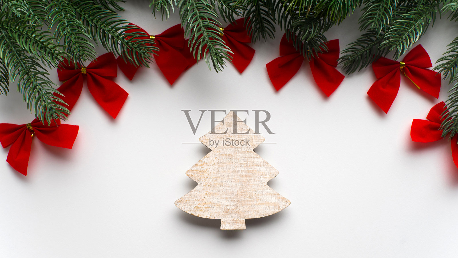 圣诞组成。圣诞礼物平躺，俯视图。照片摄影图片