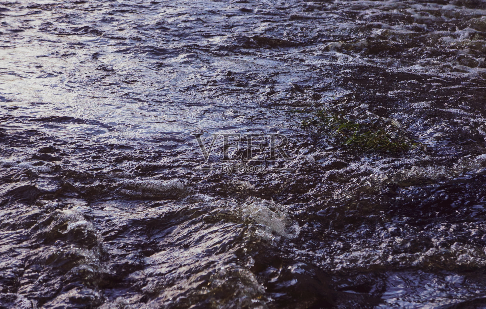 黑暗的河流照片摄影图片