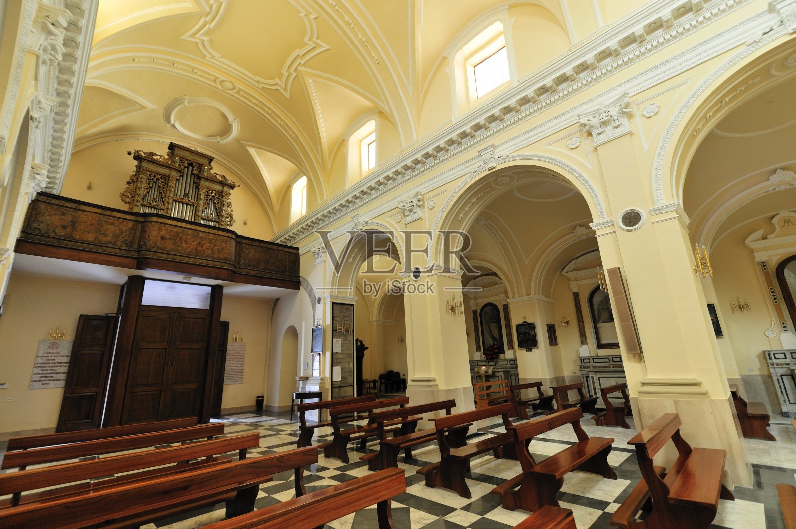 Trivento、莫里塞。圣徒大教堂照片摄影图片