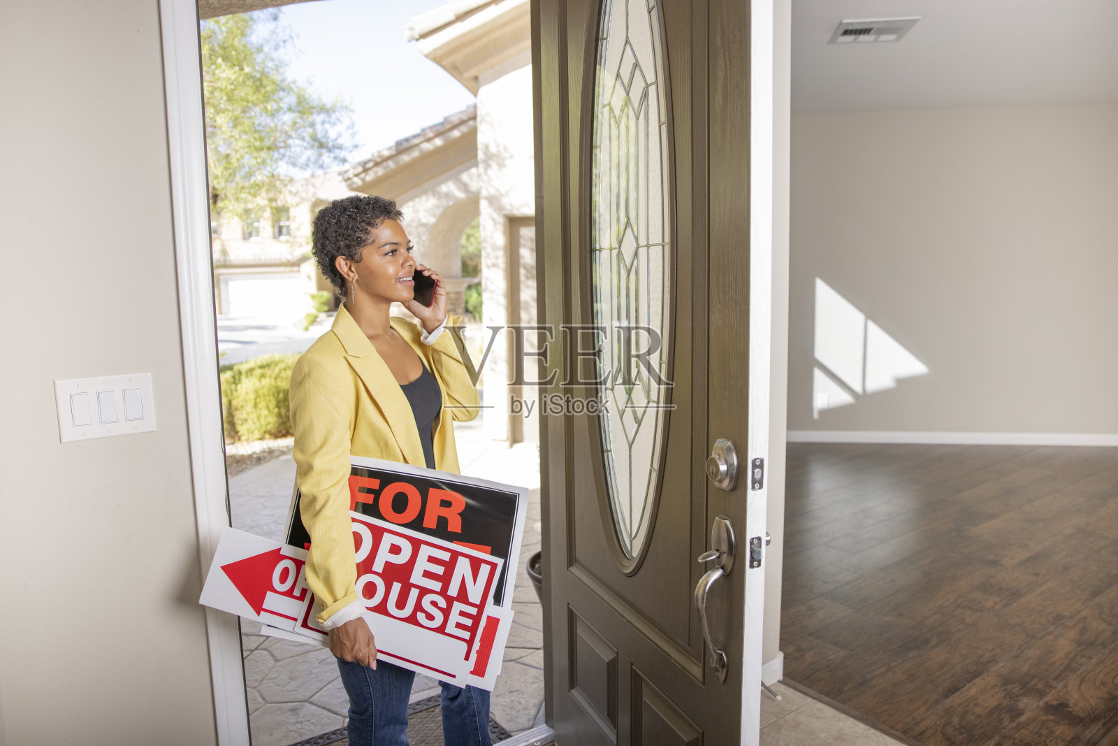 房地产经纪人照片摄影图片