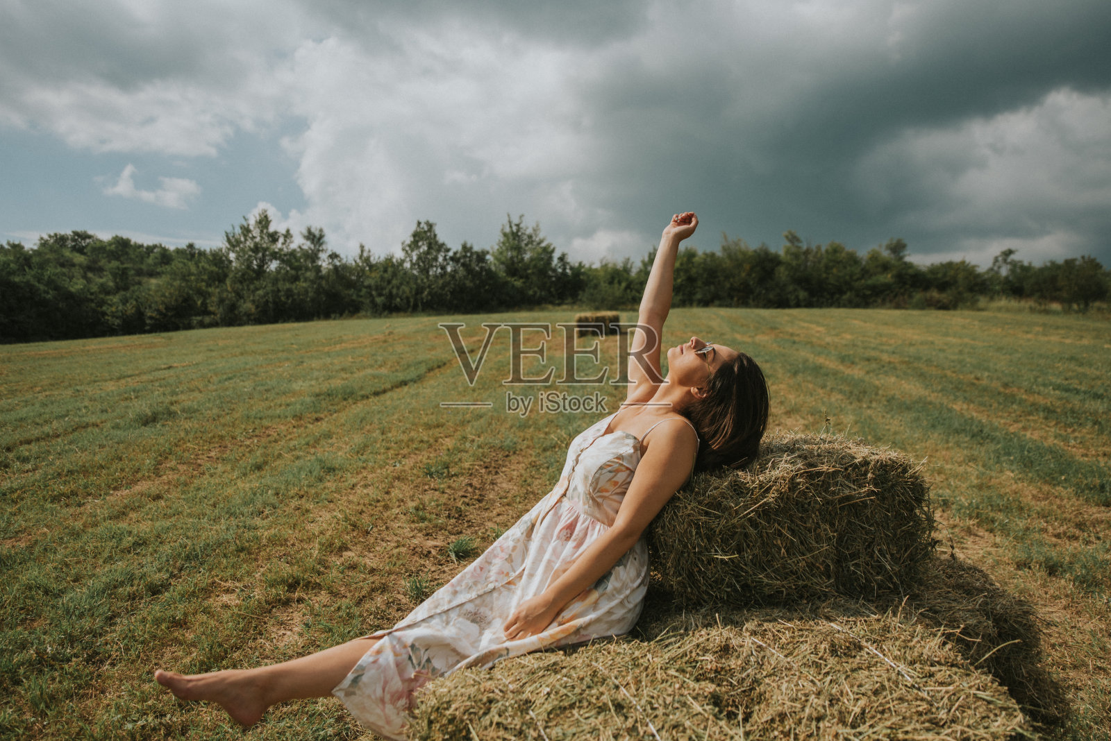 摩登乡村女孩照片摄影图片