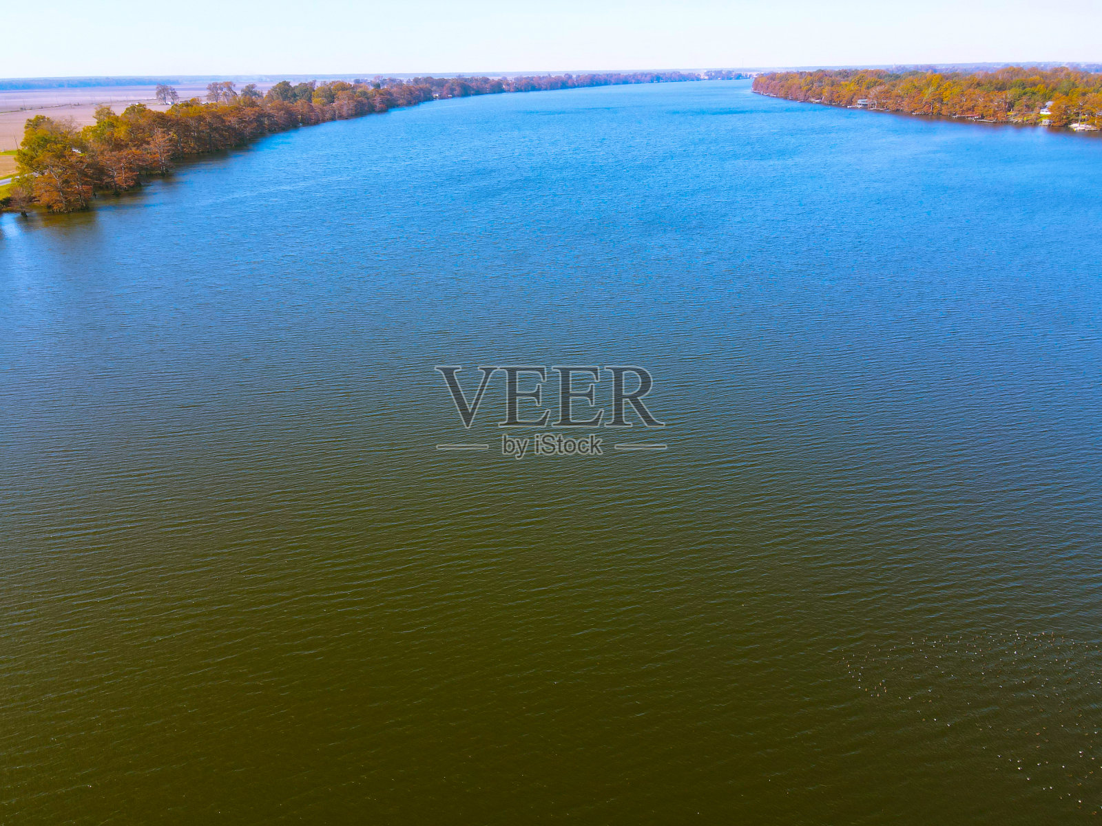 航空摄影与风景的湖照片摄影图片