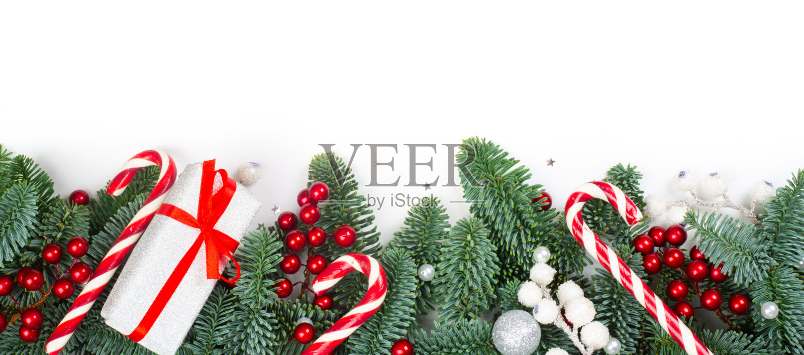 圣诞树及装饰品照片摄影图片