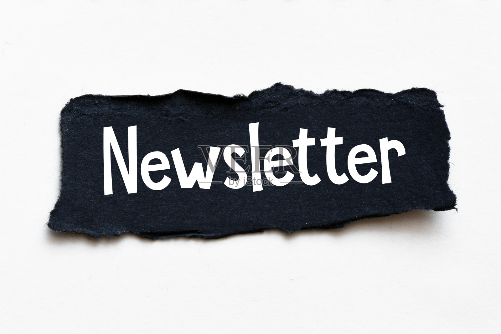 简讯写在一张黑色的纸上。照片摄影图片