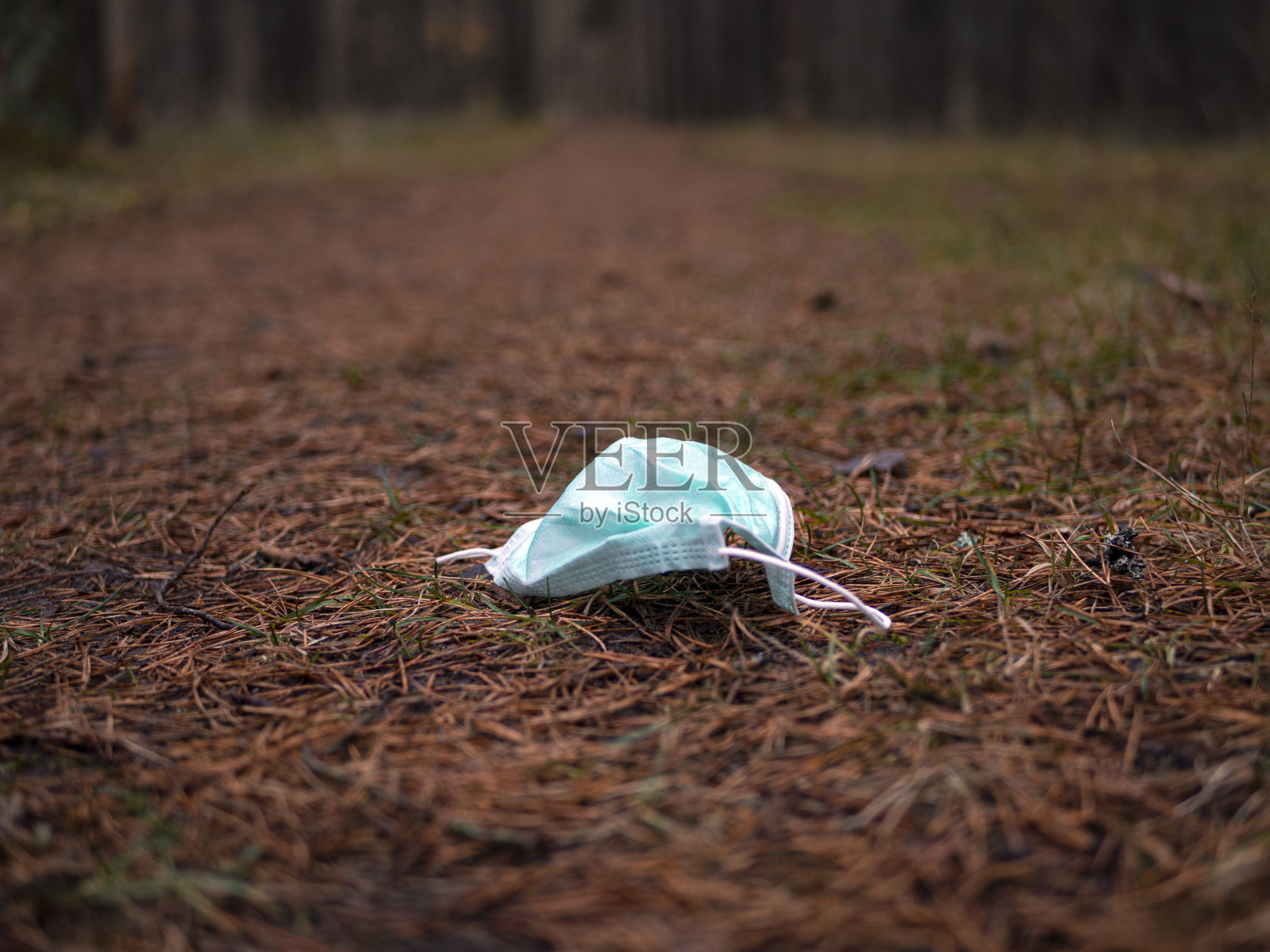 医用口罩及骨灰盒照片摄影图片