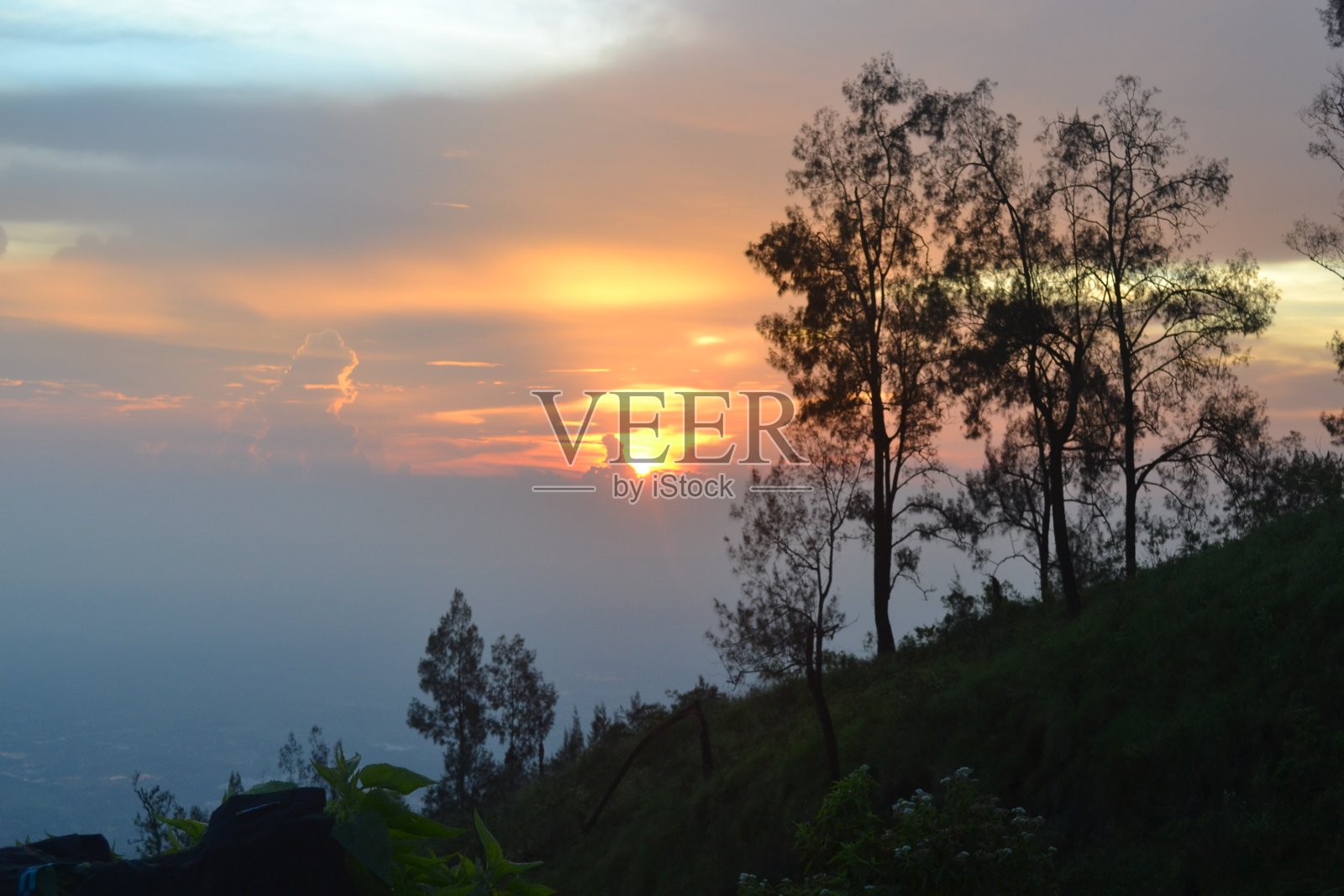 阿朱诺山的日出景色照片摄影图片