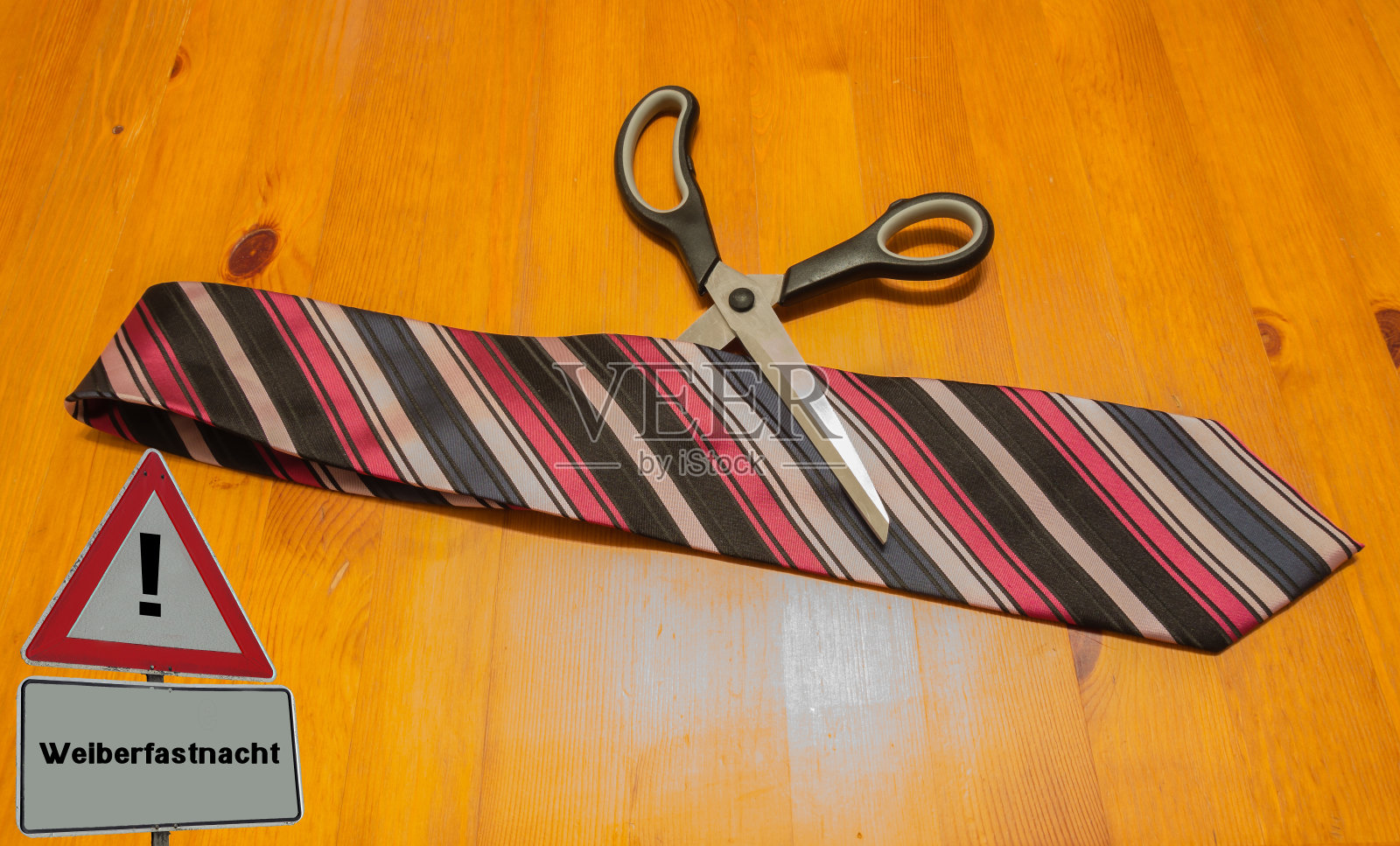 德国女子狂欢节“Weiberfastnacht”照片摄影图片