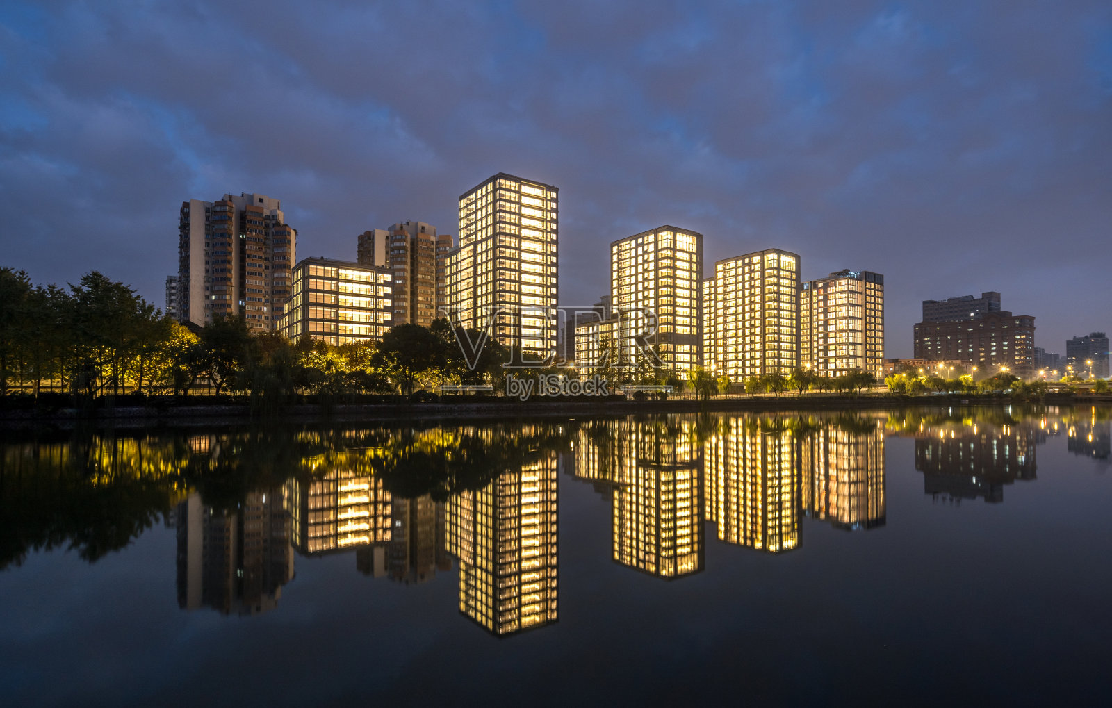 建筑照明照片摄影图片