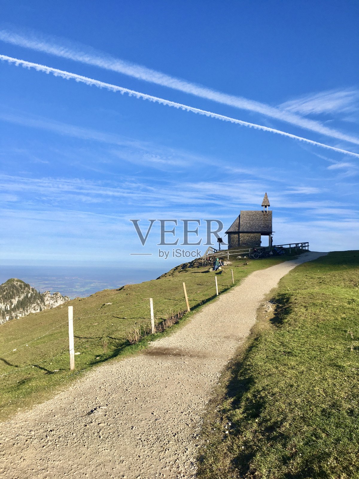 坎彭旺德是德国巴伐利亚的一座山。它以巴伐利亚阿尔卑斯最高的峰顶交叉为特色。照片摄影图片