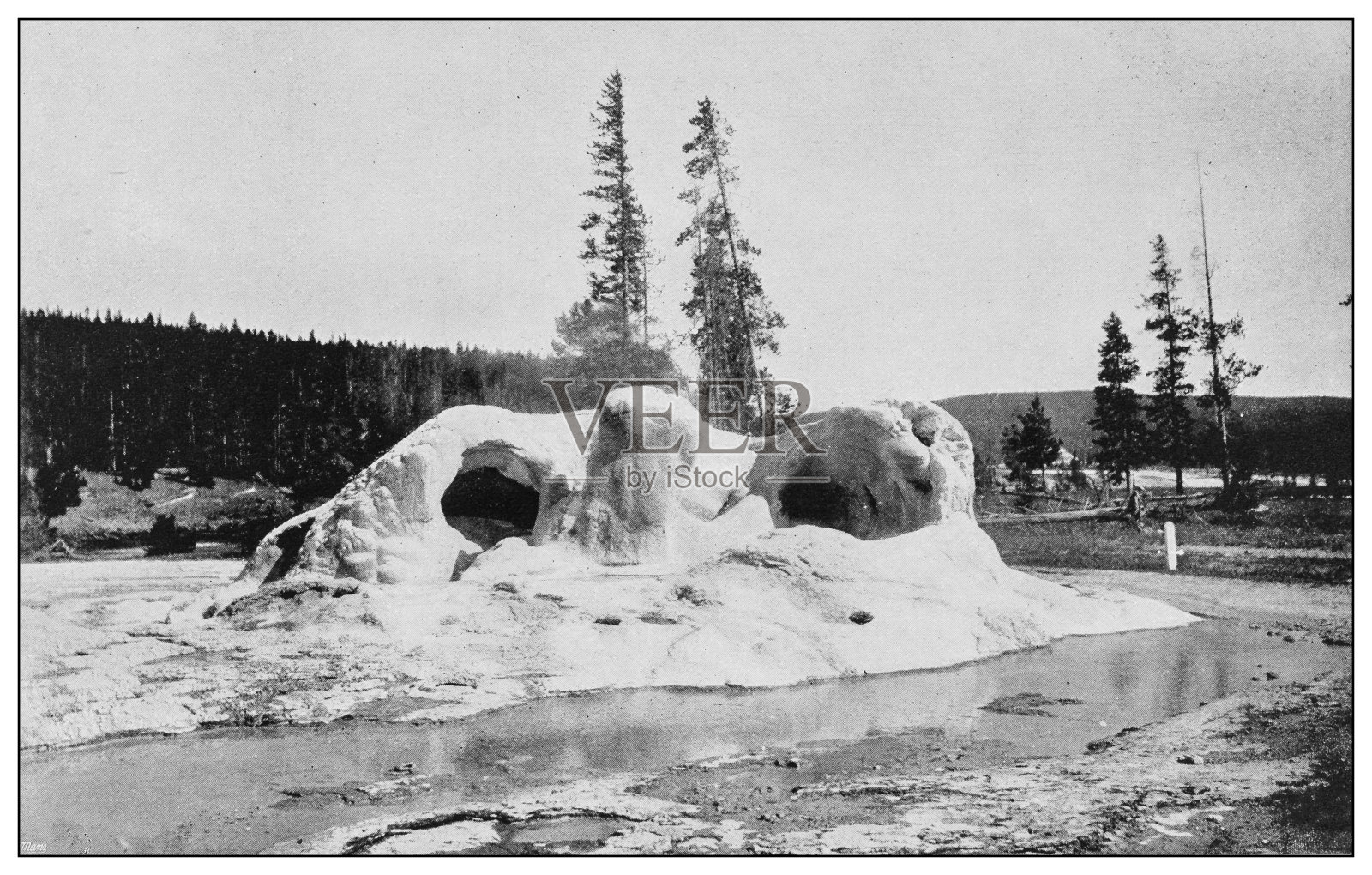 美国古董黑白照片:锥洞间歇泉照片摄影图片