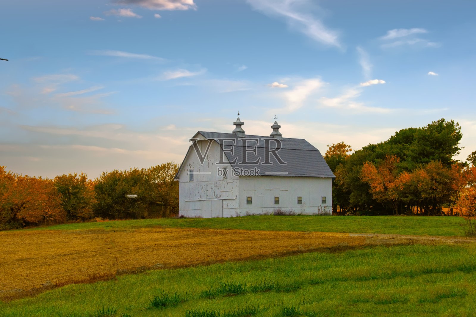 印第安纳州美丽的白色谷仓公园县照片摄影图片