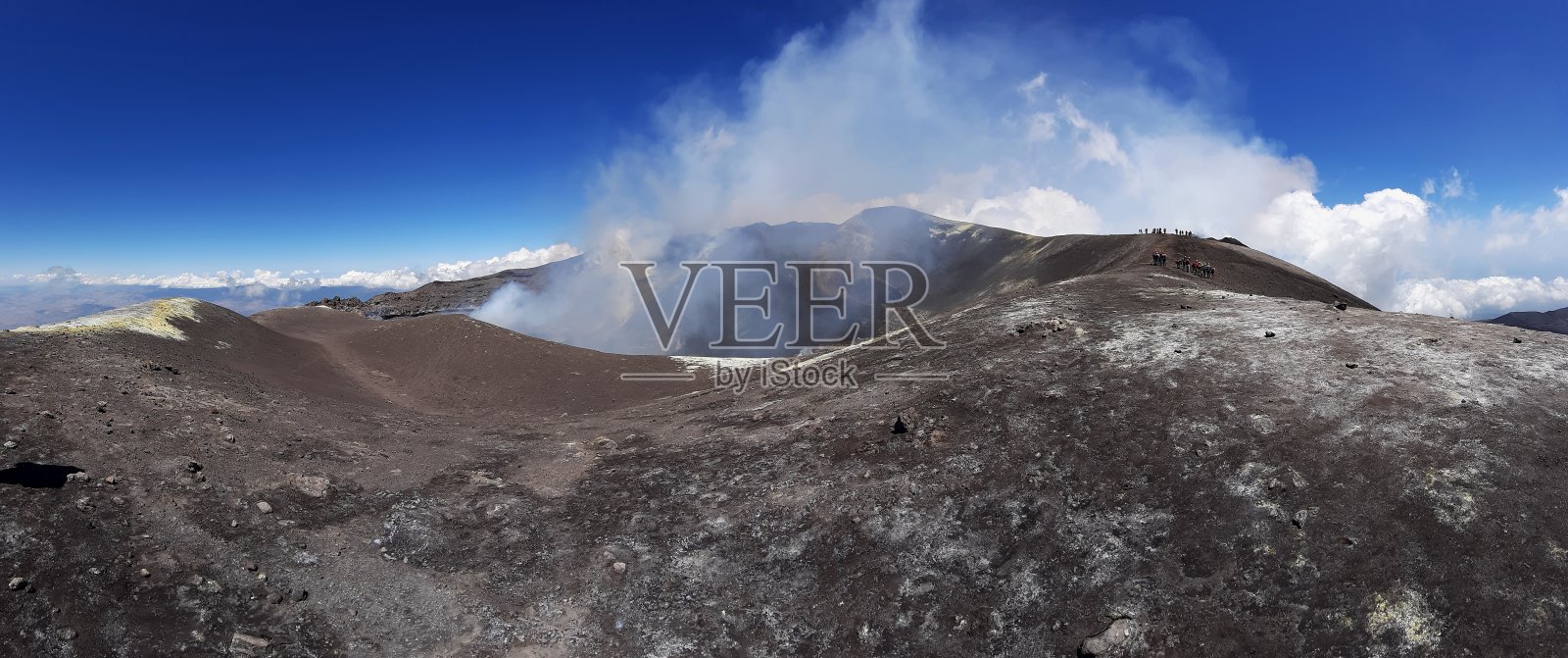 埃特纳-博卡纽瓦火山口概览照片摄影图片