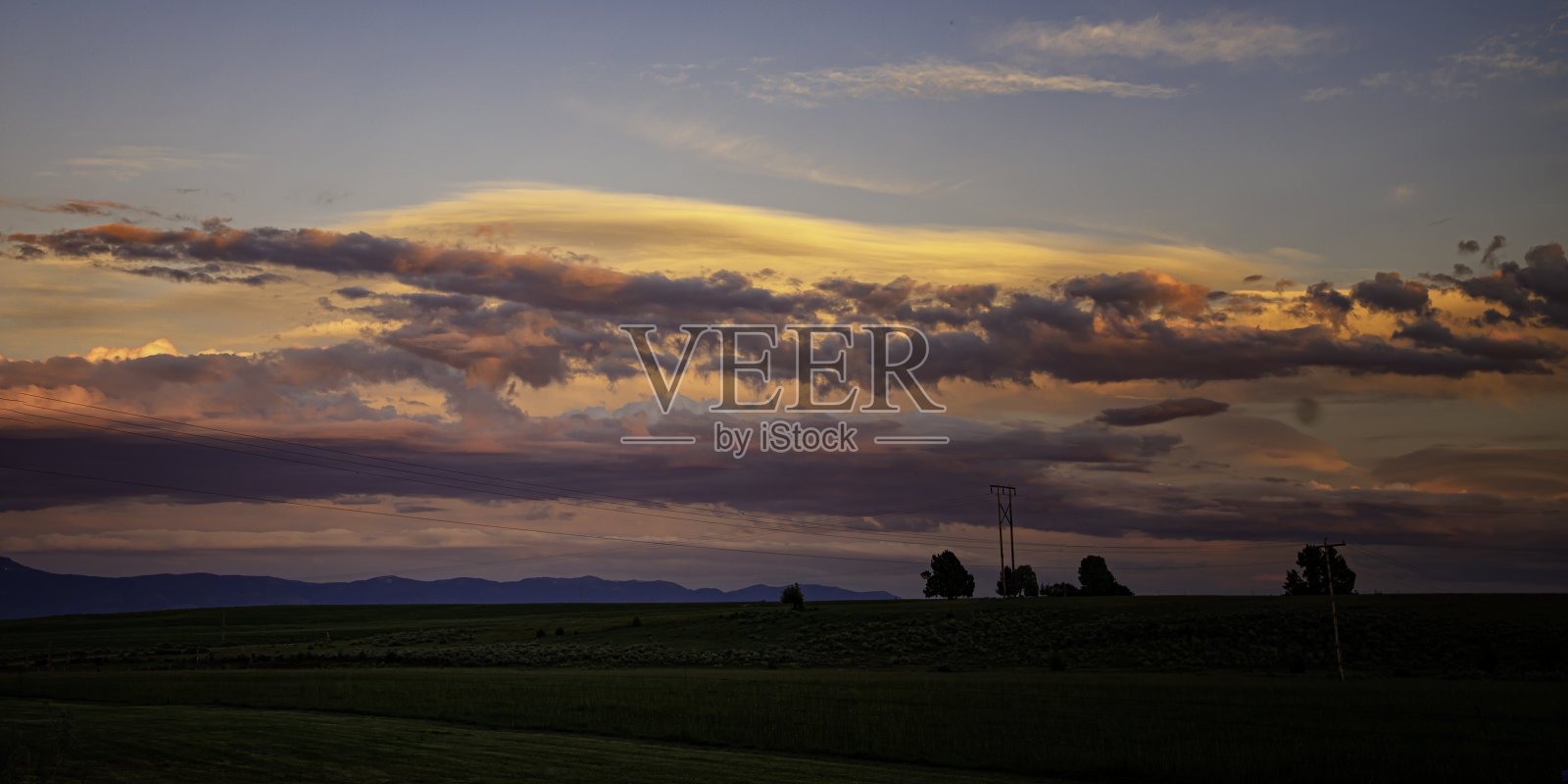 俄勒冈湖县的日落照片摄影图片