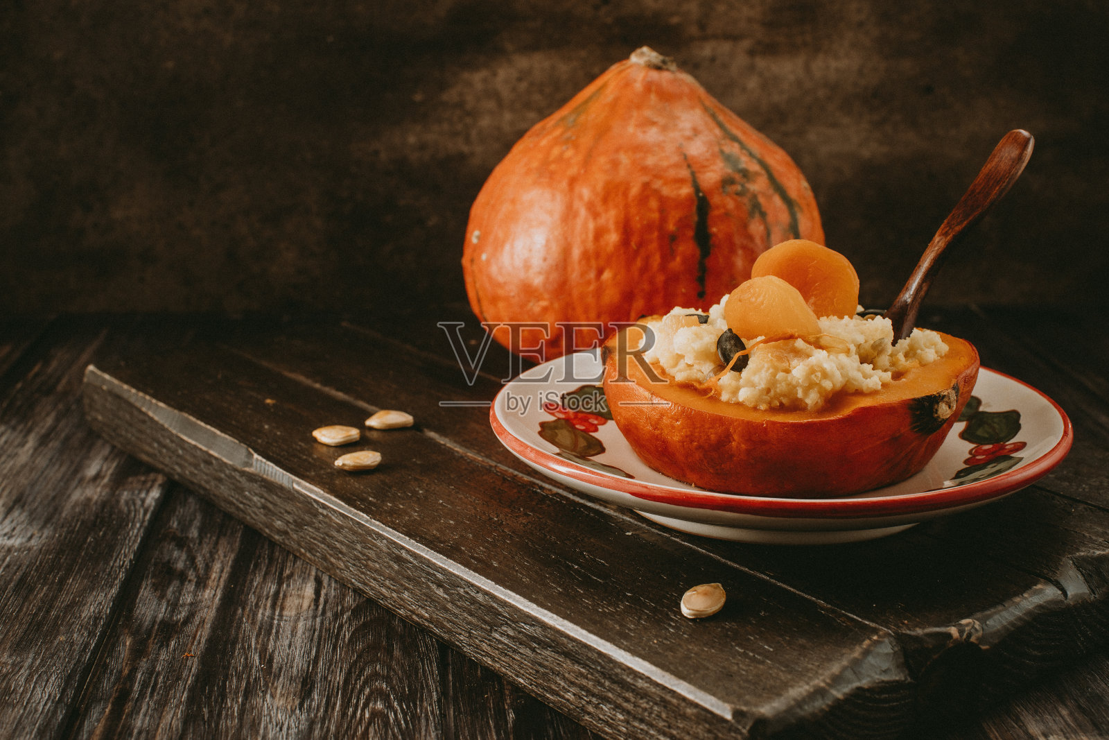 南瓜和杏干南瓜粥照片摄影图片