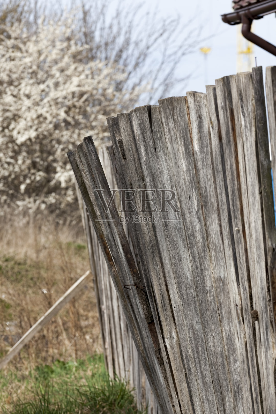 破旧的木栅栏照片摄影图片