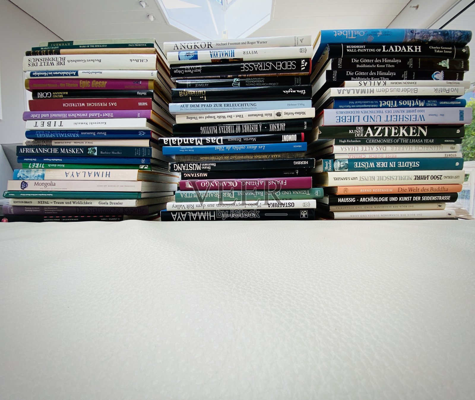 成堆的书照片摄影图片