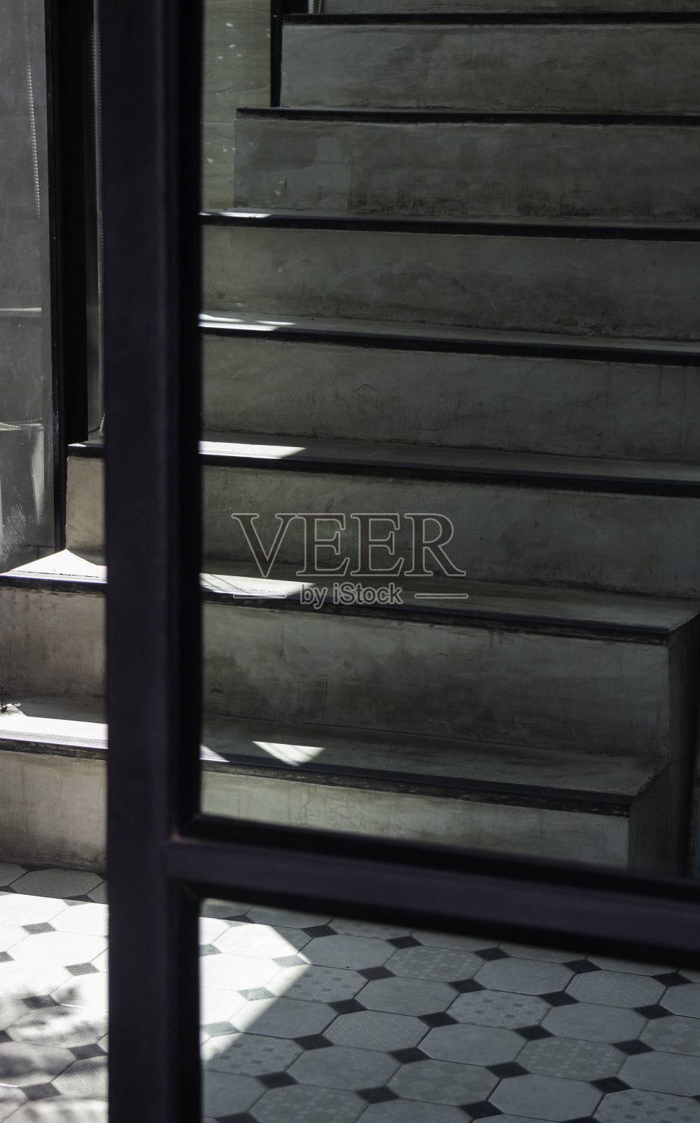 夏天的复古阁楼房子内部照片摄影图片