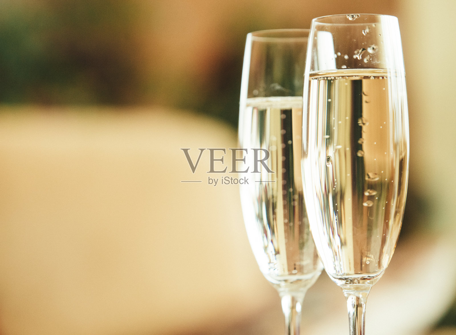 新年快乐的香槟酒杯背景照片摄影图片