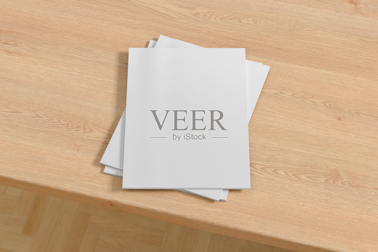 垂直的白色杂志或小册子堆叠模型在木桌上照片摄影图片