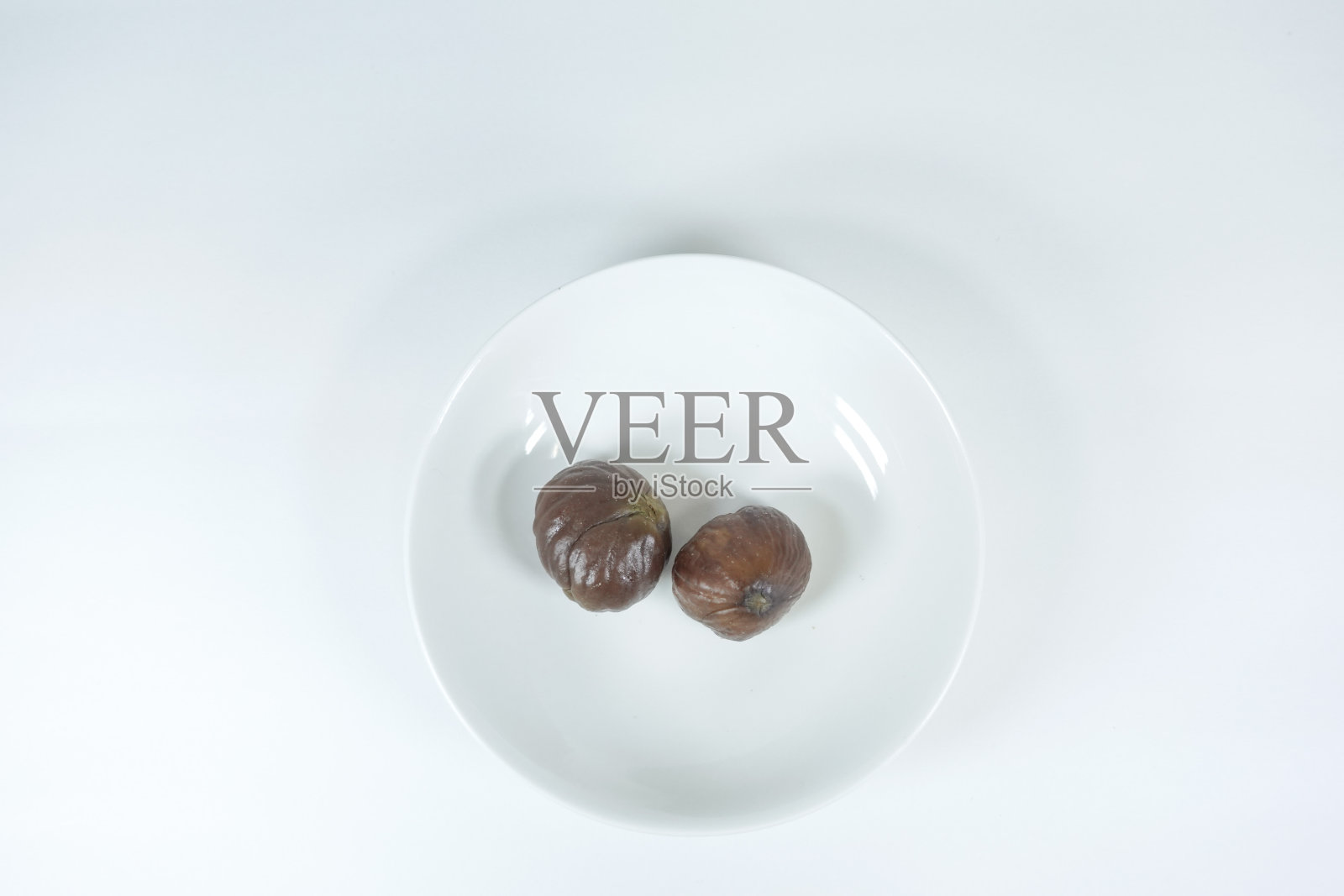 去皮的甜栗子，近处照片摄影图片