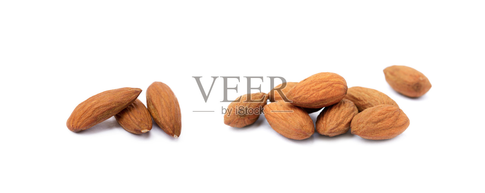组新鲜杏仁照片摄影图片