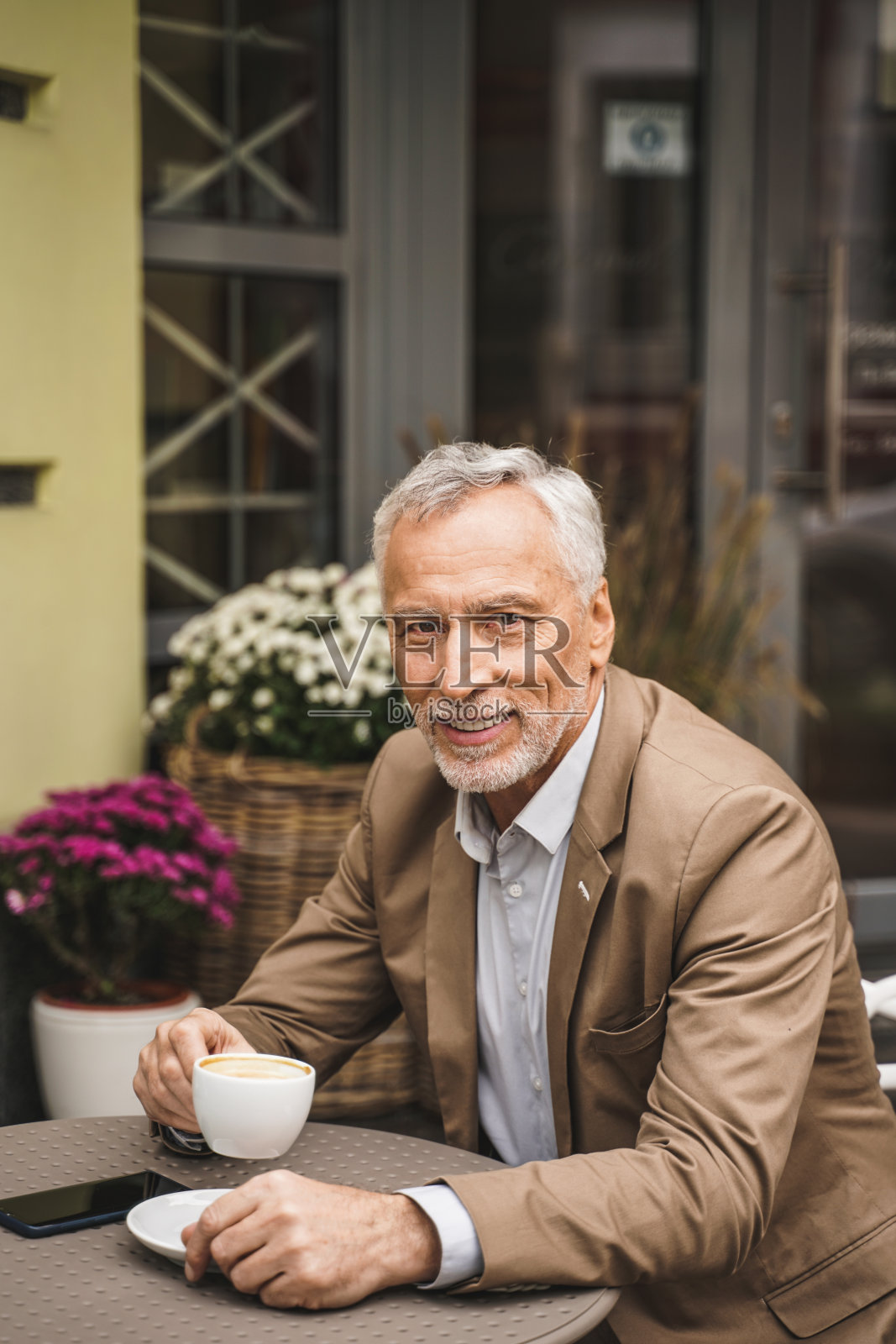 英俊的高级人照片摄影图片