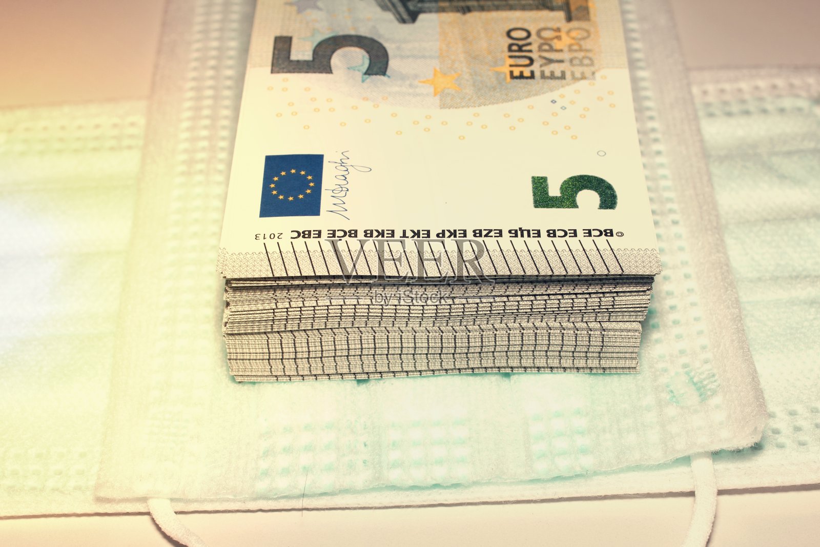 钞票和面具照片摄影图片