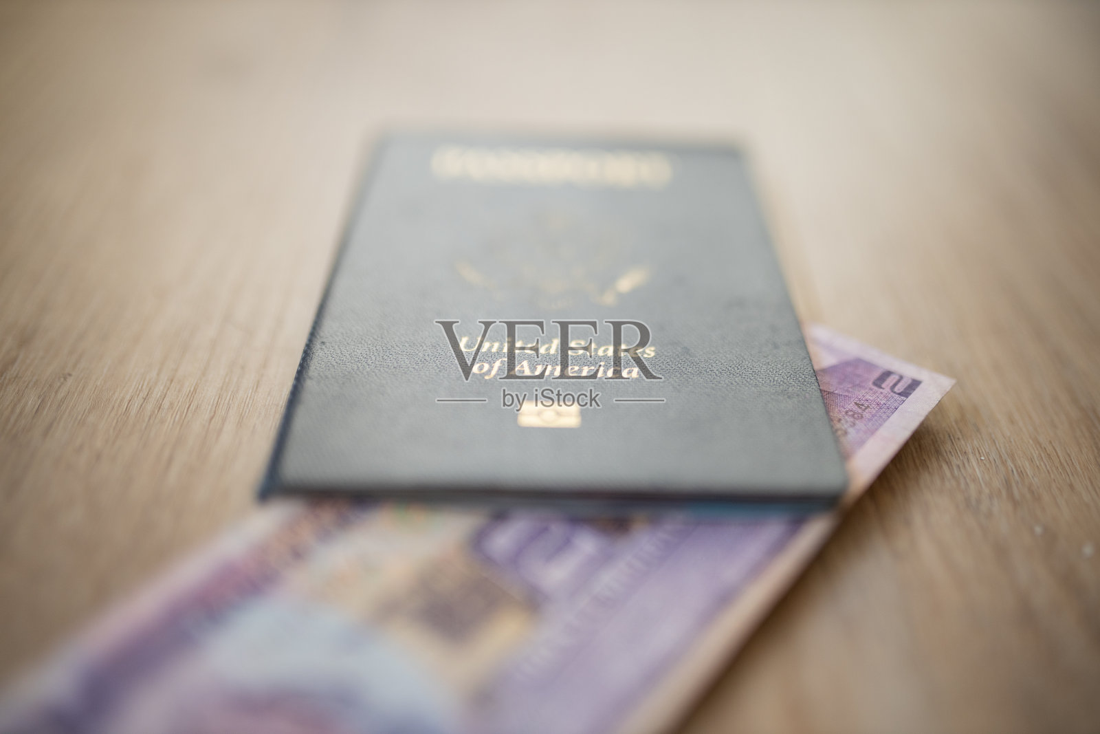 美利坚合众国护照，上面有两张洪都拉斯蓝皮拉斯牌照片摄影图片