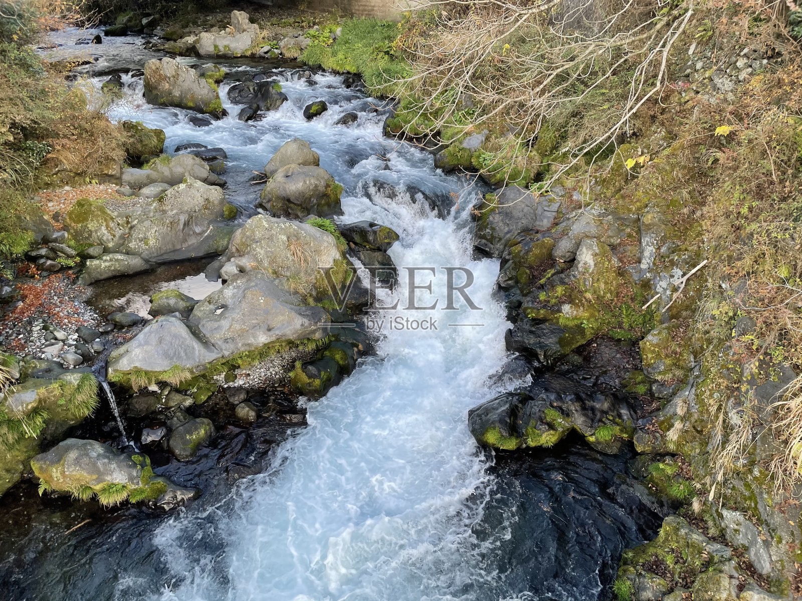 秋水清流的迹象照片摄影图片