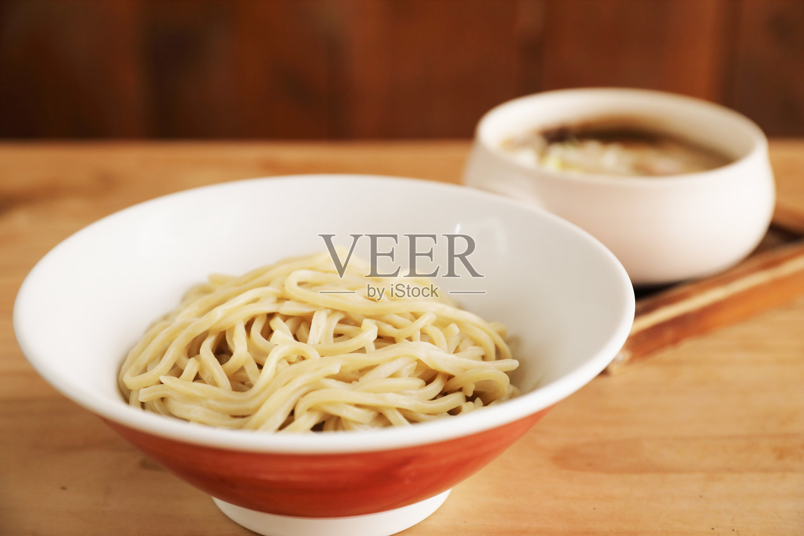 日本料理用的汤拉面照片摄影图片