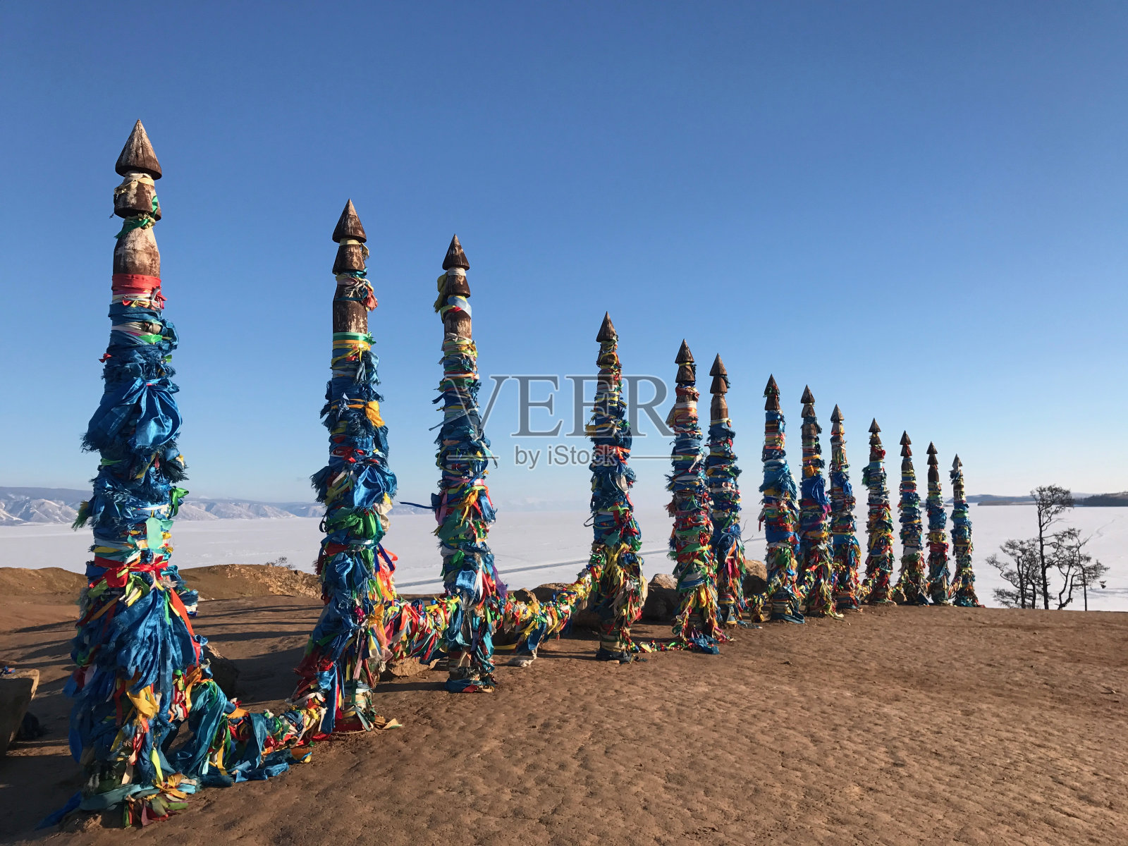 俄罗斯，西伯利亚，贝加尔湖，Olkhon岛，神圣的佛教场所照片摄影图片