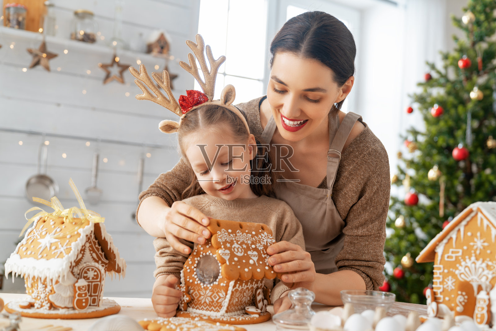 做圣诞饼干照片摄影图片